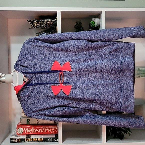 Under Armour Tops - 💥5 for 25$💥under Armour hoody